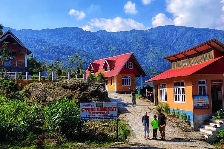 DARJEELING VIA SITTONG 